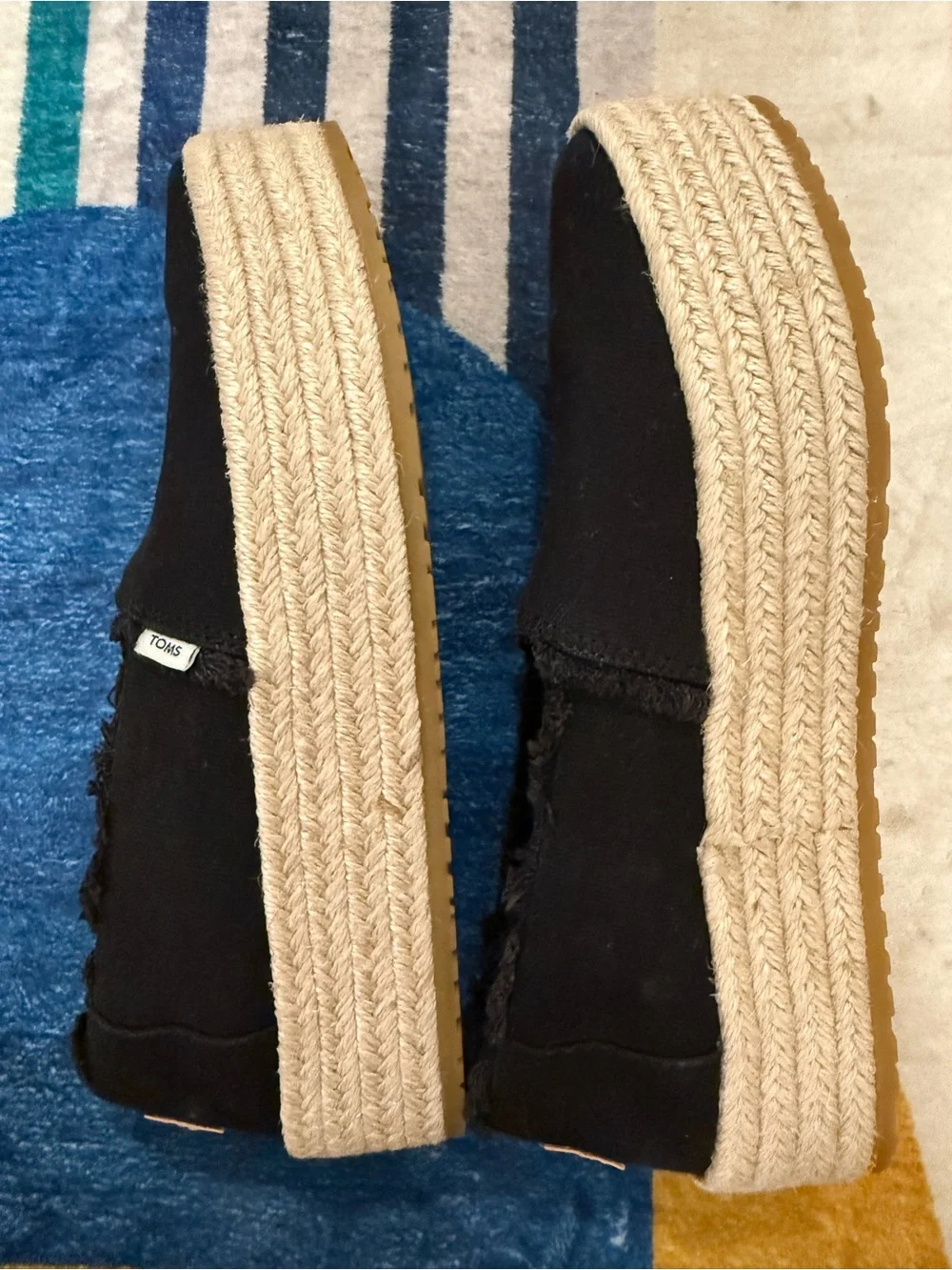 TOMS Valencia Black Canvas Platform Espadrilles Frayed Edge Slip-On Sz 8 Comfy